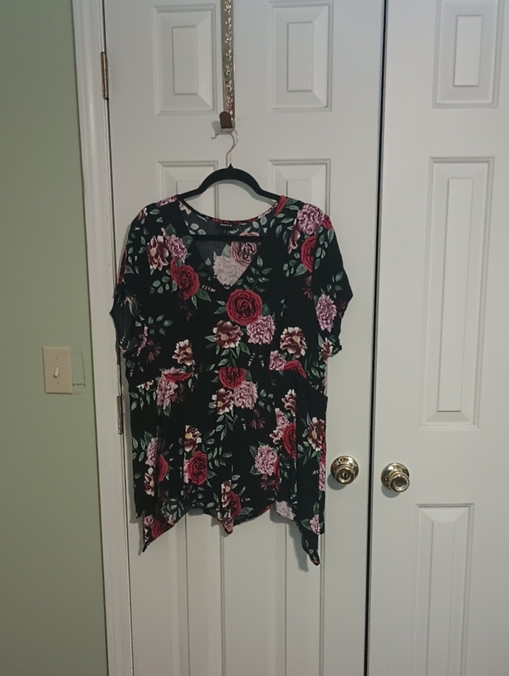 torrid Black V-Neck Floral Tunic with Pink & Red Roses